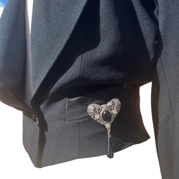 Meryl Jeran Couture Blazer - Picture 4 of 9